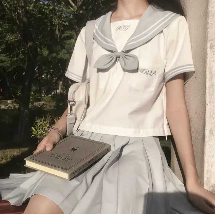 神秘裸女